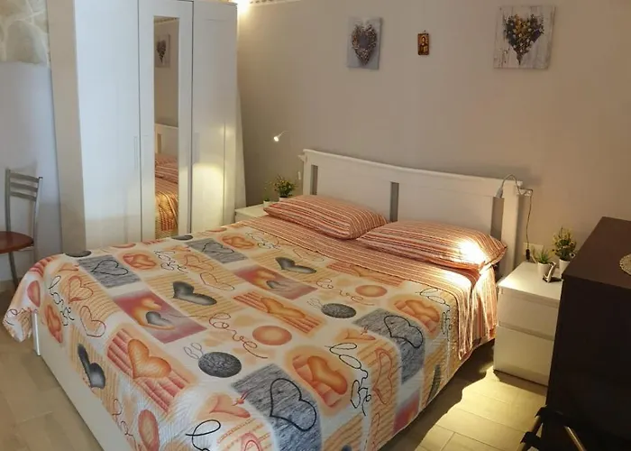 Giovanni S Little House