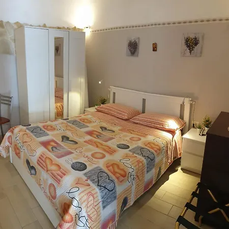 Giovanni S Little House Catánia Buitenkant foto