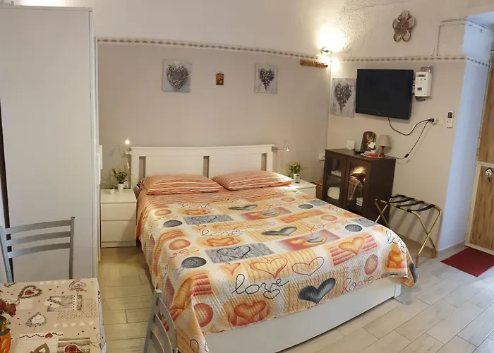 Giovanni S Little House