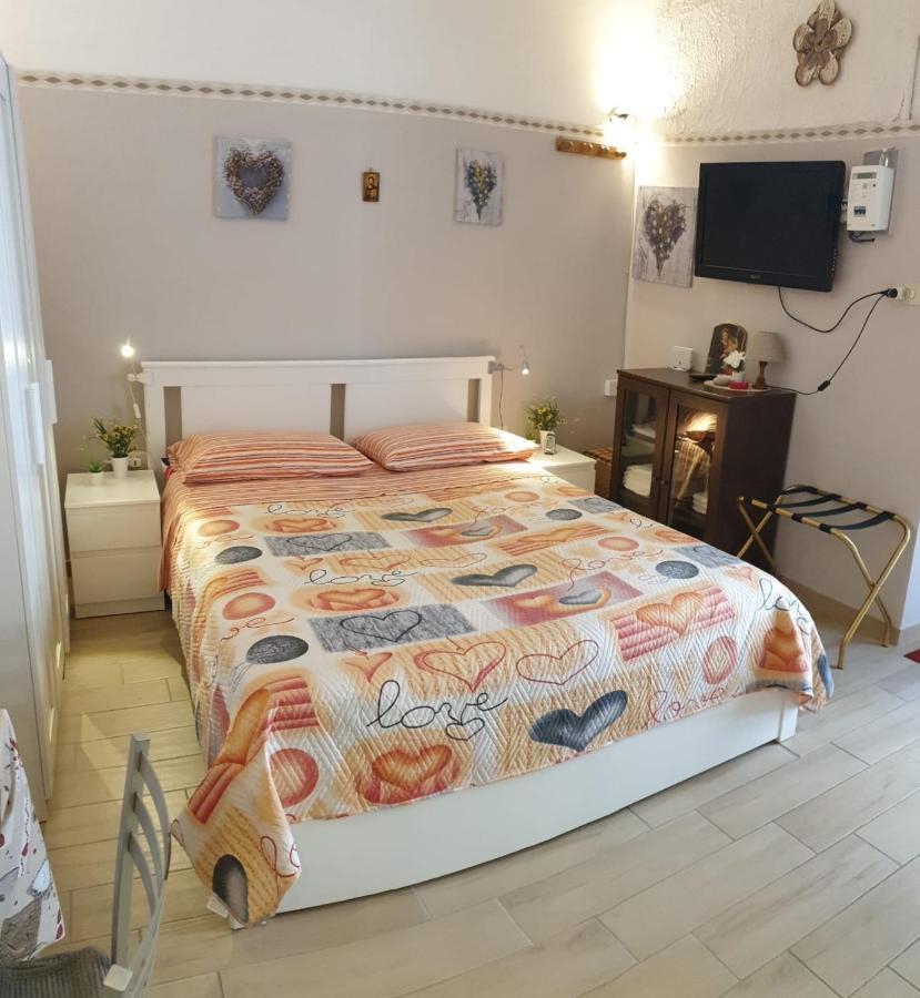 Giovanni S Little House Catania